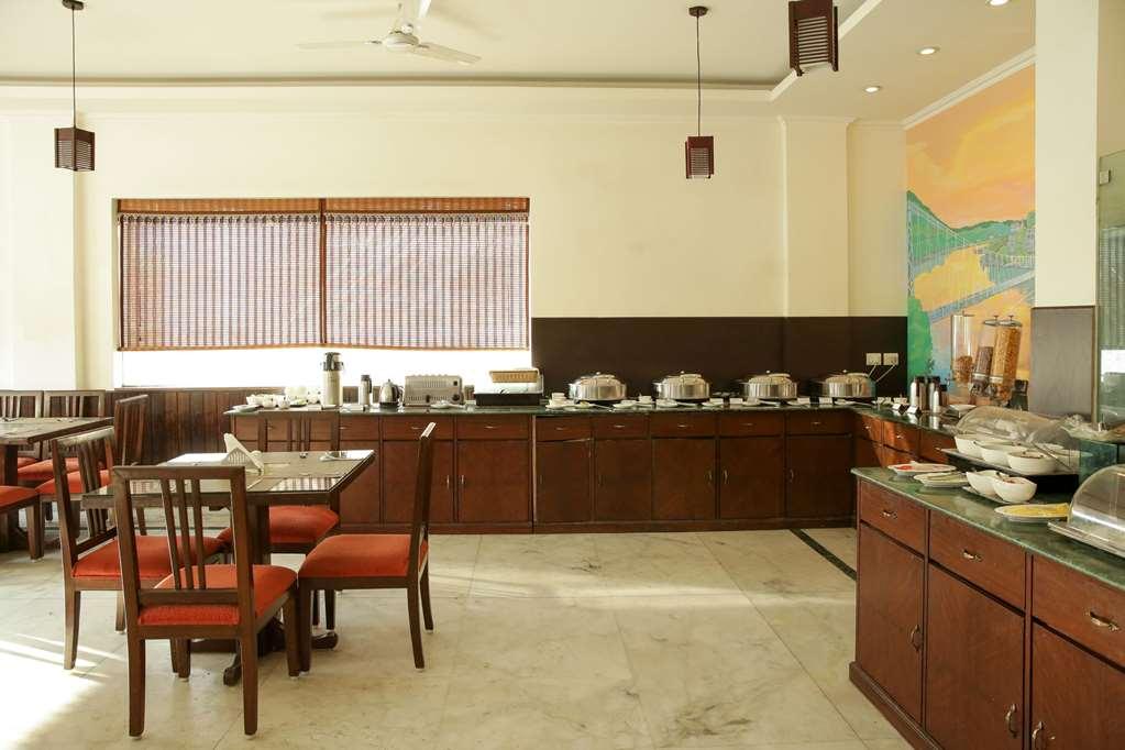 Comfort Hotel Dewa Retreat Rishikesh Nhà hàng bức ảnh